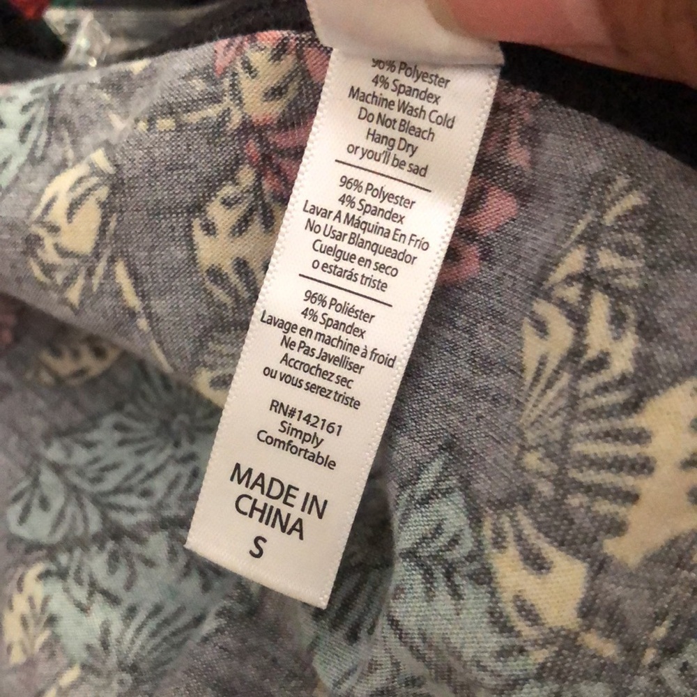 LulaRoe Floral Scoop Neck Women's Top - Picture 8 of 10